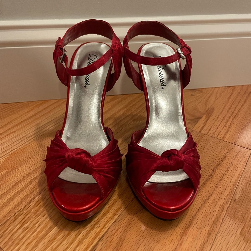Delicious platform shoes! - Picture 2 of 7